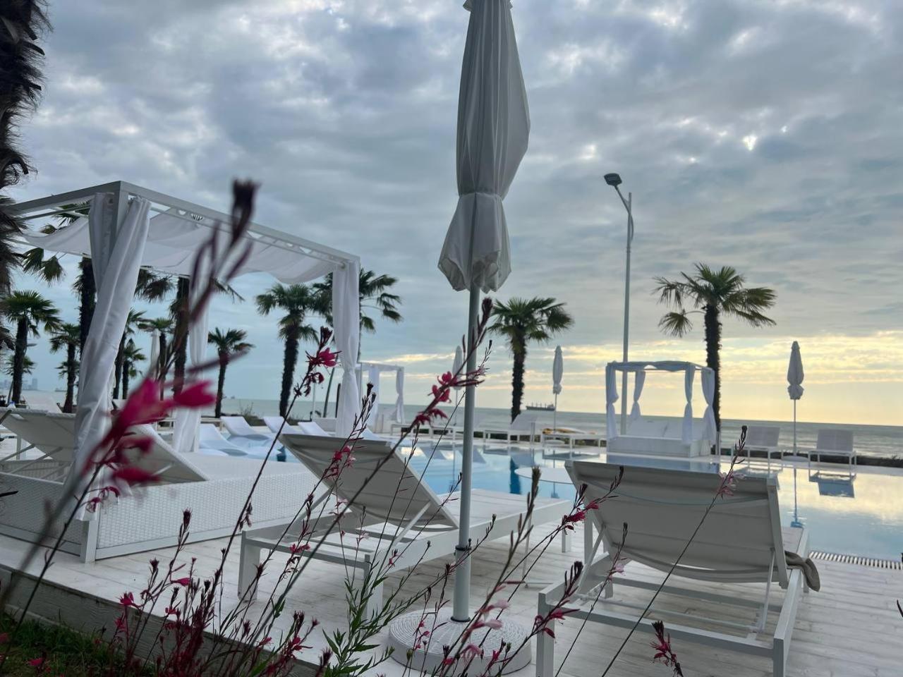 Luxury Oasis Apartment Chakvi Extérieur photo