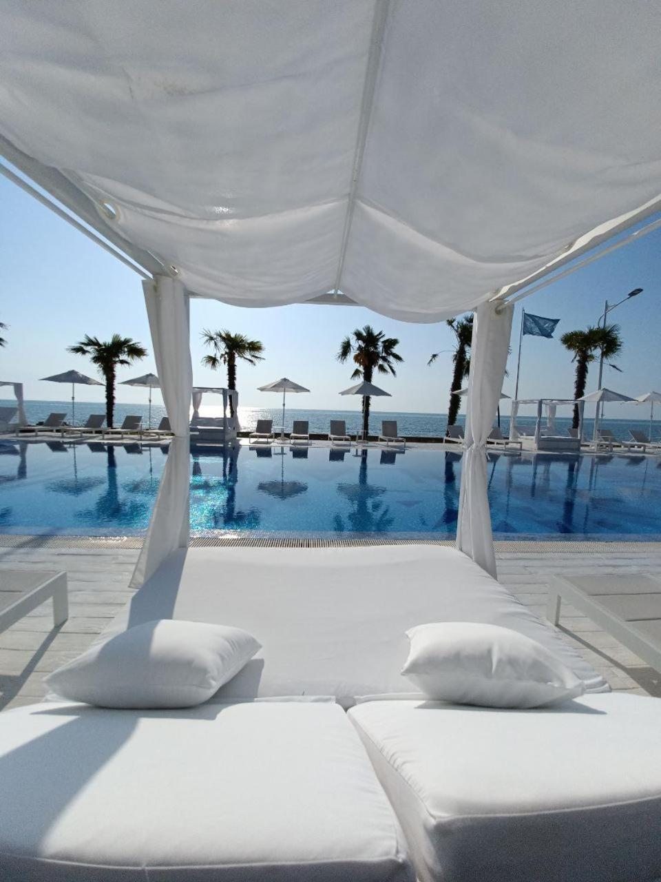 Luxury Oasis Apartment Chakvi Extérieur photo